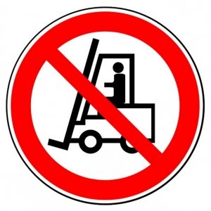 Знак  P 07 - Запрещается движение средств напольного транспорта {price}